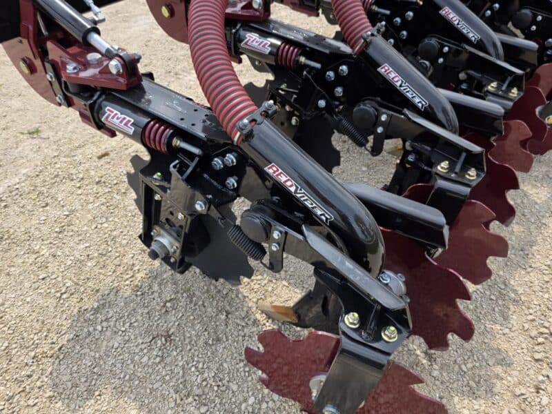 NEW 28′ ZML Toolbar w. 14 Red Viper Gen 4 Row Units w. 8″ Stinger