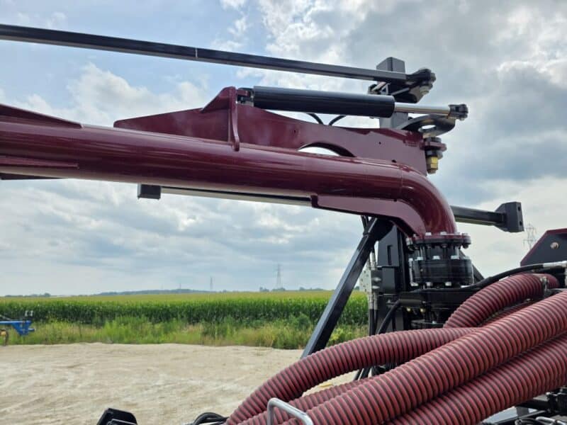 NEW 28′ ZML Toolbar w. 14 Red Viper Gen 4 Row Units w. 8″ Stinger
