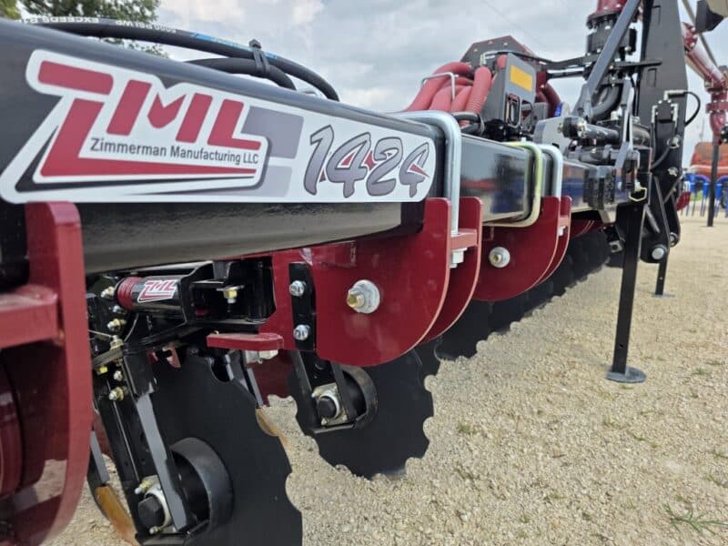 NEW 28′ ZML Toolbar w. 14 Red Viper Gen 4 Row Units w. 8″ Stinger
