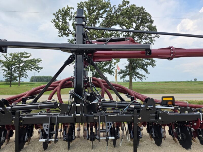 NEW 28′ ZML Toolbar w. 14 Red Viper Gen 4 Row Units w. 8″ Stinger