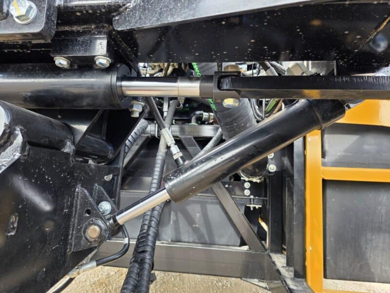 2025 Bazooka FarmStar Wolverine w. 6.8L John Deere 300 HP