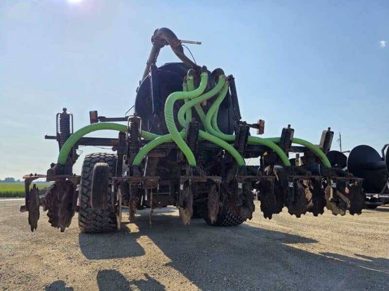 Balzer 6000 Gallon Tandem Round Tanker w. Rear Steerable Axle