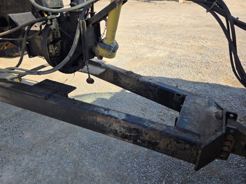 Balzer 6000 Gallon Tandem Round Tanker w. Rear Steerable Axle