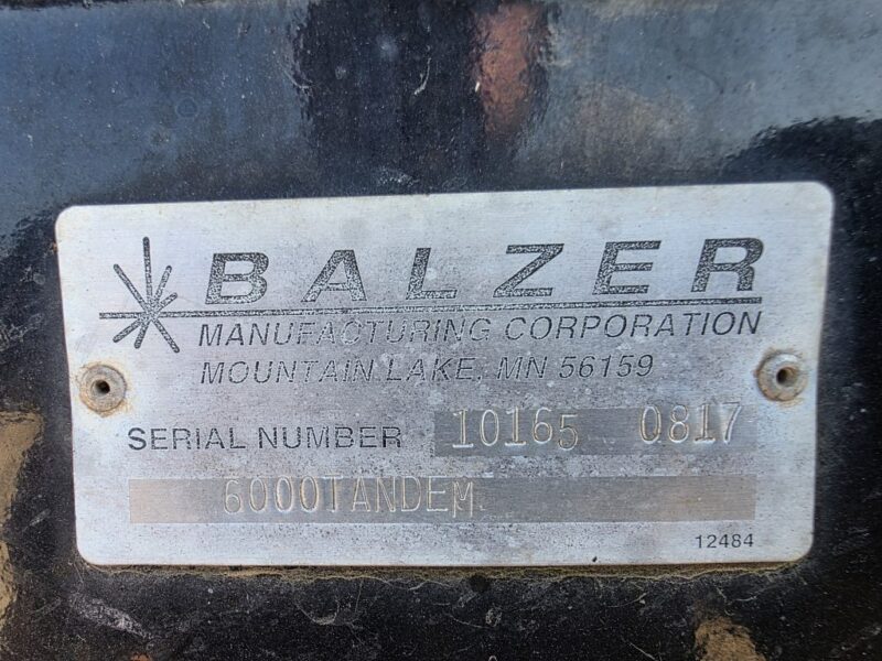 Balzer 6000 Gallon Tandem Round Tanker w. Rear Steerable Axle