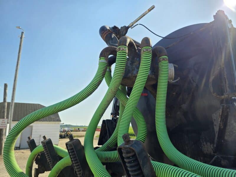 Balzer 6000 Gallon Tandem Round Tanker w. Rear Steerable Axle