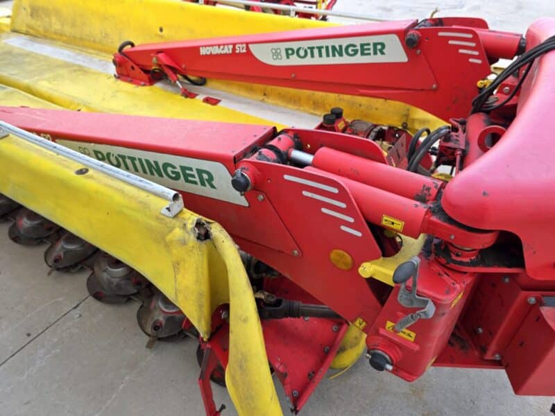 Pottinger Triple Mower Novacat S12 with 351 Alpha Motion Front Mower.