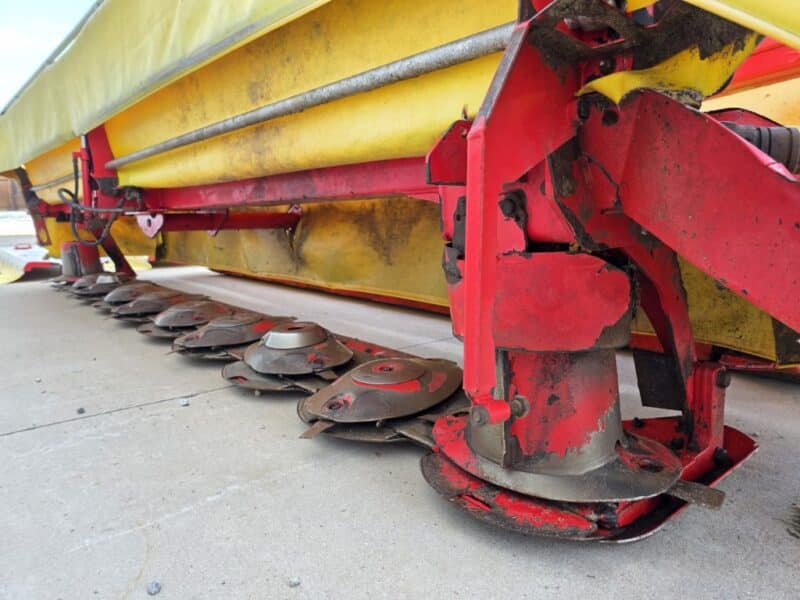 Pottinger Triple Mower Novacat S12 with 351 Alpha Motion Front Mower.