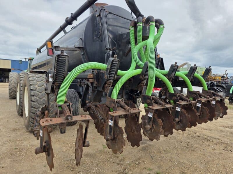 Dietrich Series 70 Toolbar, 6 Row Units w. Closers. Balzer Linkage and Gauge Wheels