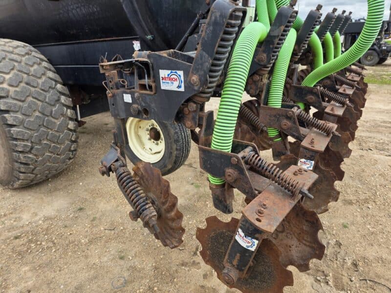 Dietrich Series 70 Toolbar, 6 Row Units w. Closers. Balzer Linkage and Gauge Wheels