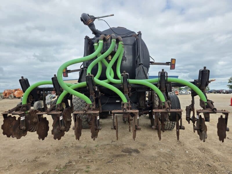 Dietrich Series 70 Toolbar, 6 Row Units w. Closers. Balzer Linkage and Gauge Wheels