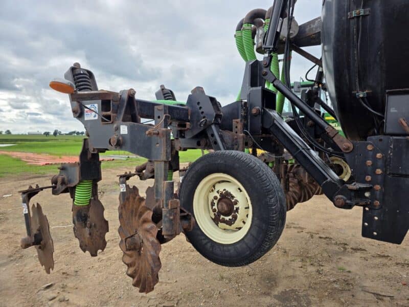 Dietrich Series 70 Toolbar, 6 Row Units w. Closers. Balzer Linkage and Gauge Wheels