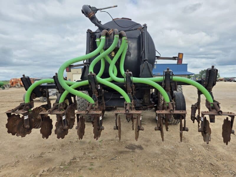 Dietrich Series 70 Toolbar, 6 Row Units w. Closers. Balzer Linkage and Gauge Wheels