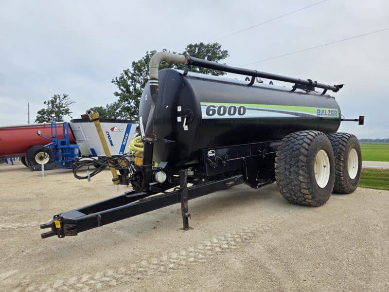 Balzer 6000 Gallon Tandem Round Tanker w. Rear Steerable Axle