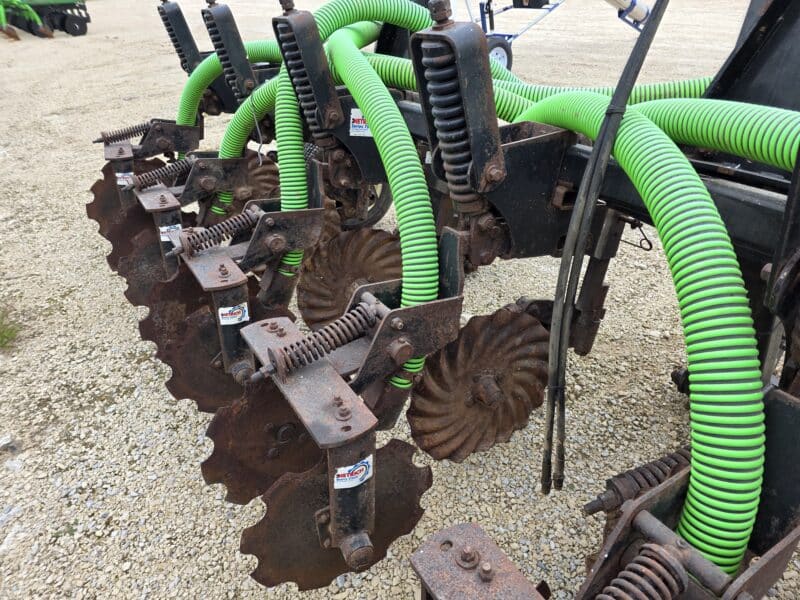 Dietrich Series 70 Toolbar, 6 Row Units w. Closers. Balzer Linkage and Gauge Wheels