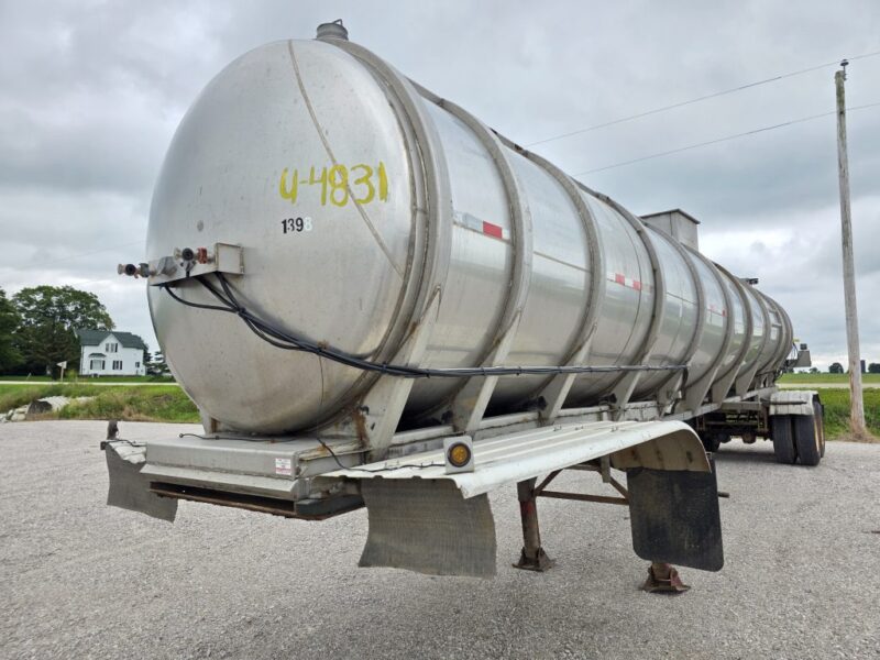 U-4831 1980 STE 6500 Gallon Stainless Steel Semi Tanker