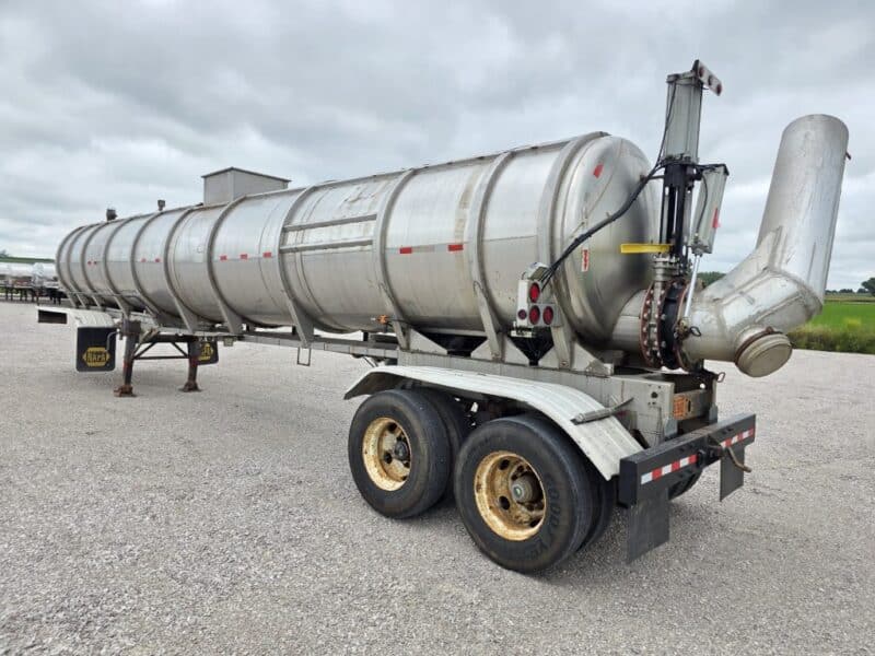 U-4831 1980 STE 6500 Gallon Stainless Steel Semi Tanker