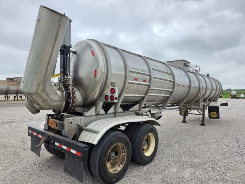 U-4831 1980 STE 6500 Gallon Stainless Steel Semi Tanker