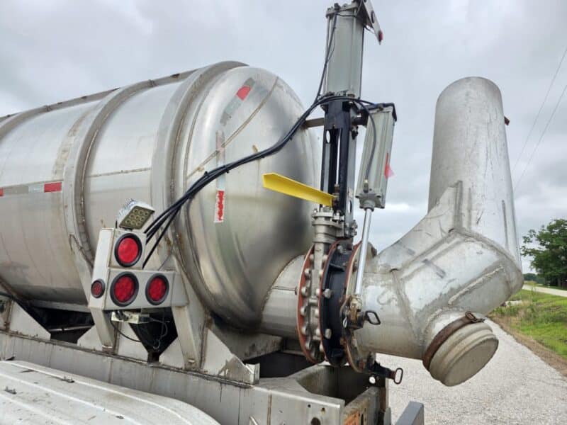 U-4831 1980 STE 6500 Gallon Stainless Steel Semi Tanker