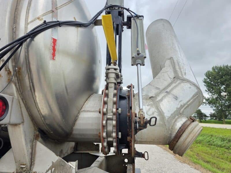 U-4831 1980 STE 6500 Gallon Stainless Steel Semi Tanker