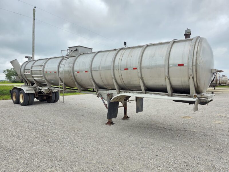 U-4831 1980 STE 6500 Gallon Stainless Steel Semi Tanker