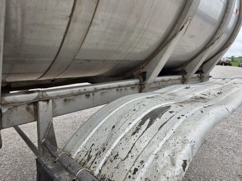 U-4831 1980 STE 6500 Gallon Stainless Steel Semi Tanker