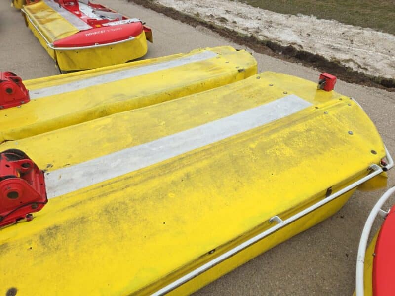 Pottinger Triple Mower Novacat S12 with 351 Alpha Motion Front Mower.