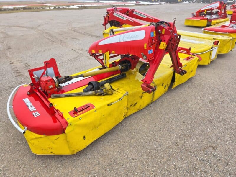 Pottinger Triple Mower Novacat S12 with 351 Alpha Motion Front Mower.