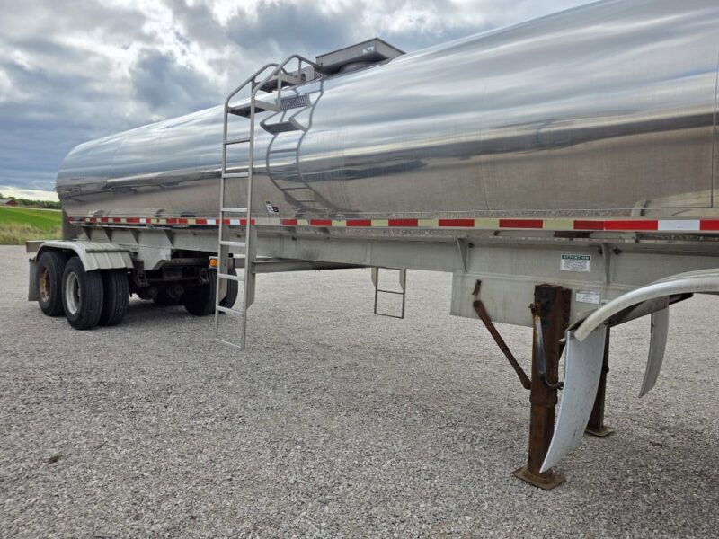 #35 2000 Walker 6250 Gallon Stainless Steel Semi Tanker
