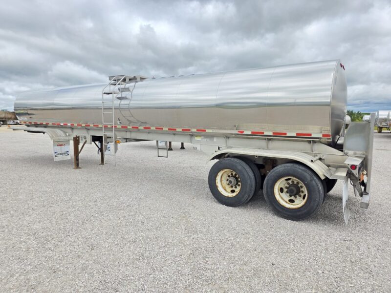 #35 2000 Walker 6250 Gallon Stainless Steel Semi Tanker
