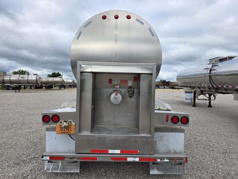 #35 2000 Walker 6250 Gallon Stainless Steel Semi Tanker
