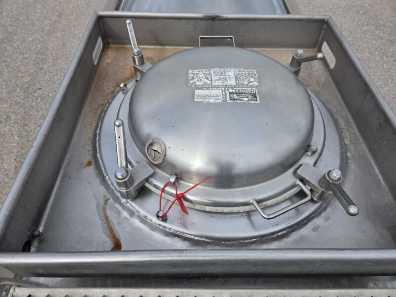#35 2000 Walker 6250 Gallon Stainless Steel Semi Tanker