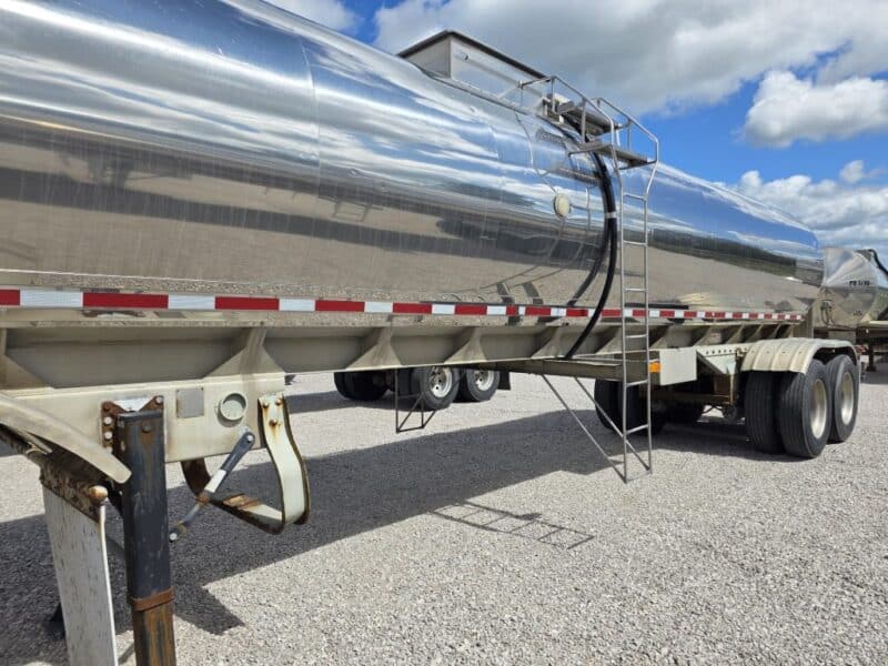 #31 1990 Walker 6200 Gallon Stainless Steel Semi Tanker