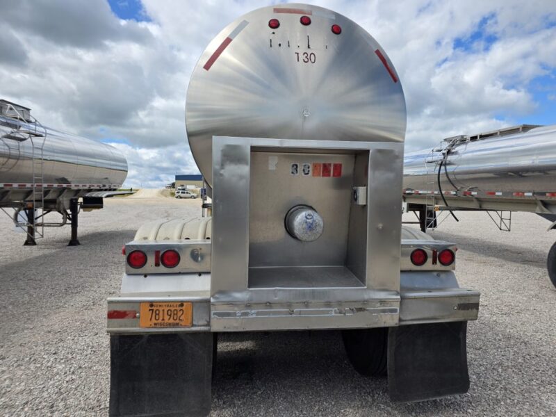 #30 1990 Walker 6200 Gallon Stainless Steel Semi Tanker