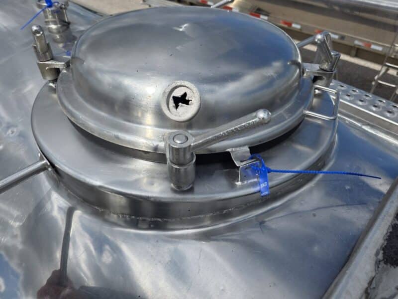 #30 1990 Walker 6200 Gallon Stainless Steel Semi Tanker