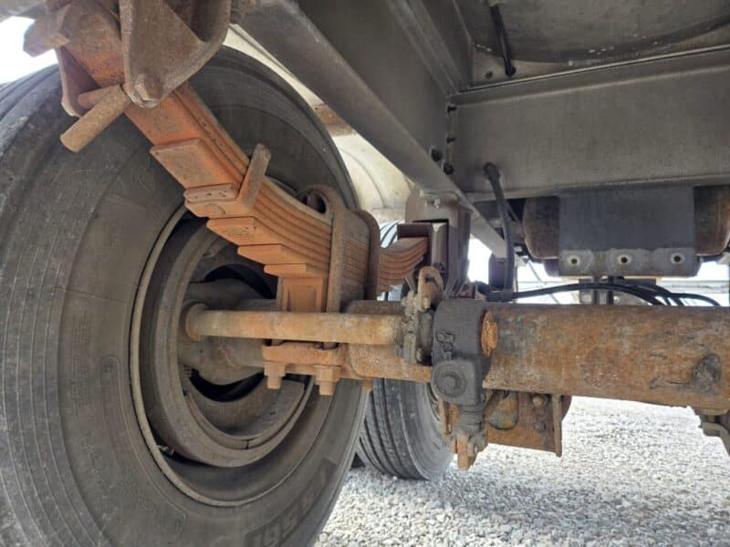 #29 1989 Walker 6200 Gallon Stainless Steel Semi Tanker