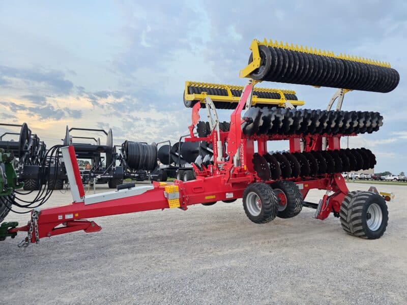 Pottinger Terradisc 8001T 26′ w. Rubber Pack Roller