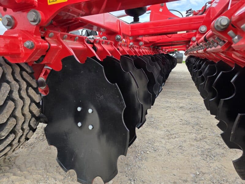 Pottinger Terradisc 8001T 26′ w. Rubber Pack Roller