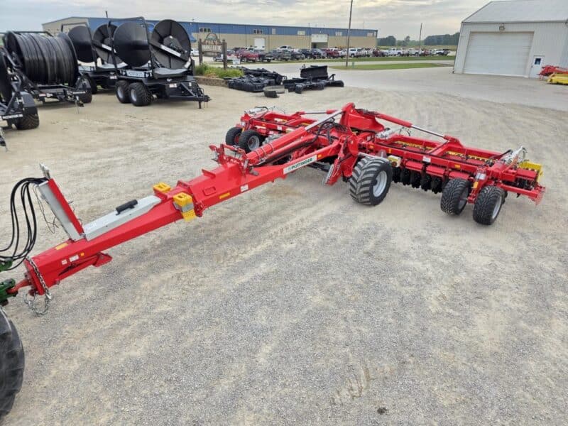 Pottinger Terradisc 8001T 26′ w. Rubber Pack Roller