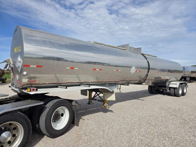U-4832 1989 Sunshine 7000 Gallon Stainless Steel Semi Tanker
