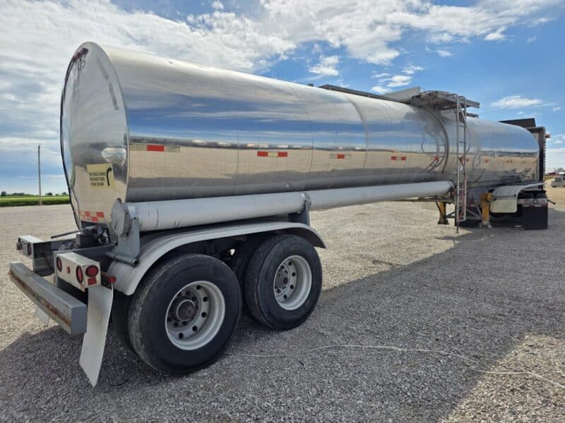 U-4832 1989 Sunshine 7000 Gallon Stainless Steel Semi Tanker