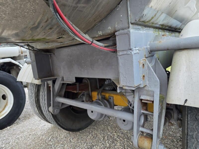 U-4832 1989 Sunshine 7000 Gallon Stainless Steel Semi Tanker