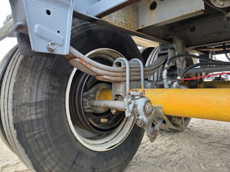 U-4834 1993 Krohnert 7200 Gallon Stainless Steel Semi Tanker