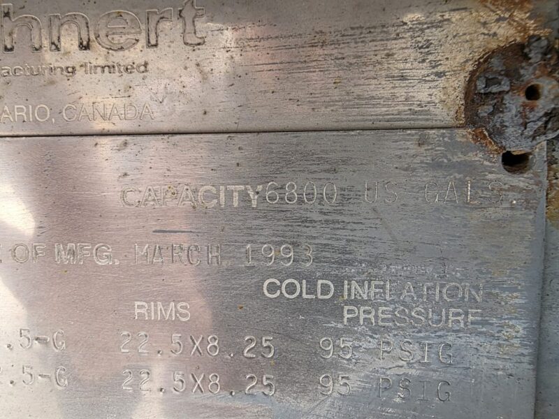 U-4833 1993 Krohnert 6800 Gallon Stainless Steel Semi Tanker
