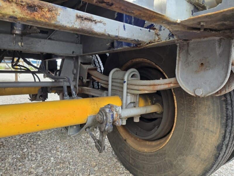 U-4833 1993 Krohnert 6800 Gallon Stainless Steel Semi Tanker