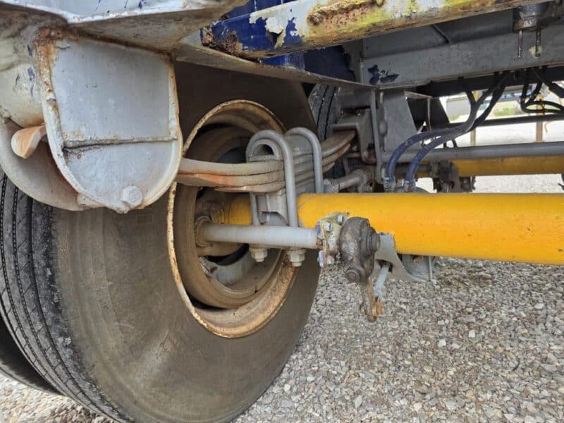 U-4833 1993 Krohnert 6800 Gallon Stainless Steel Semi Tanker