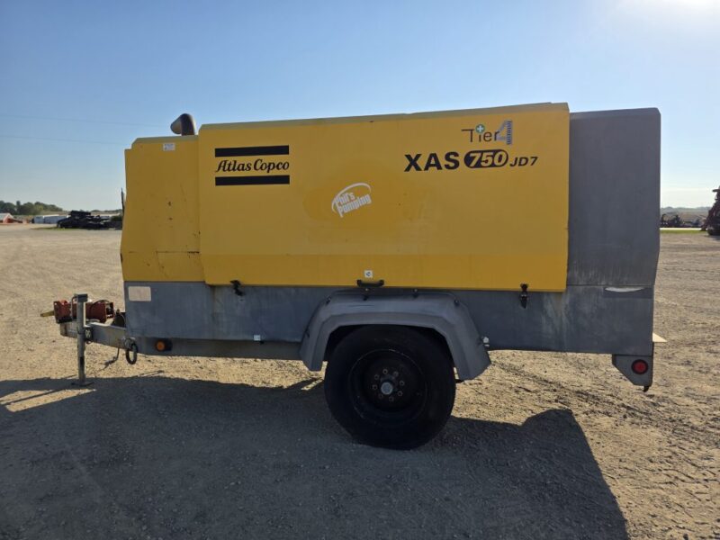 AC-102 750 CFM 2012 Atlas Copco 6.8L John Deere Engine Air Compressor
