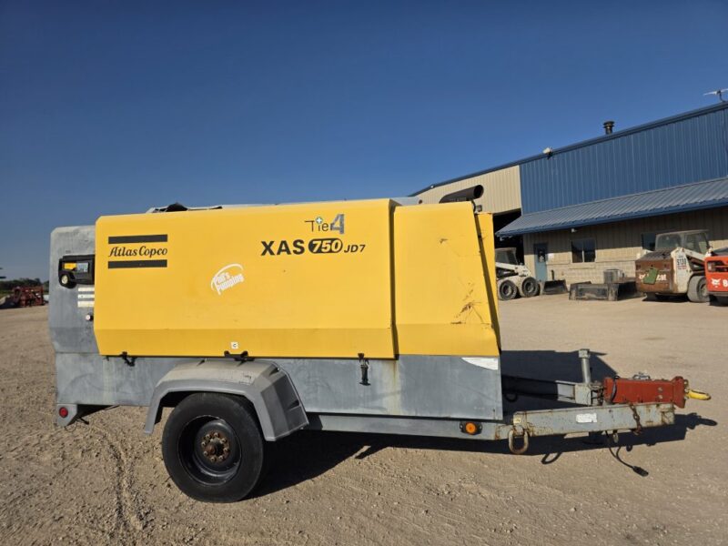 AC-102 750 CFM 2012 Atlas Copco 6.8L John Deere Engine Air Compressor