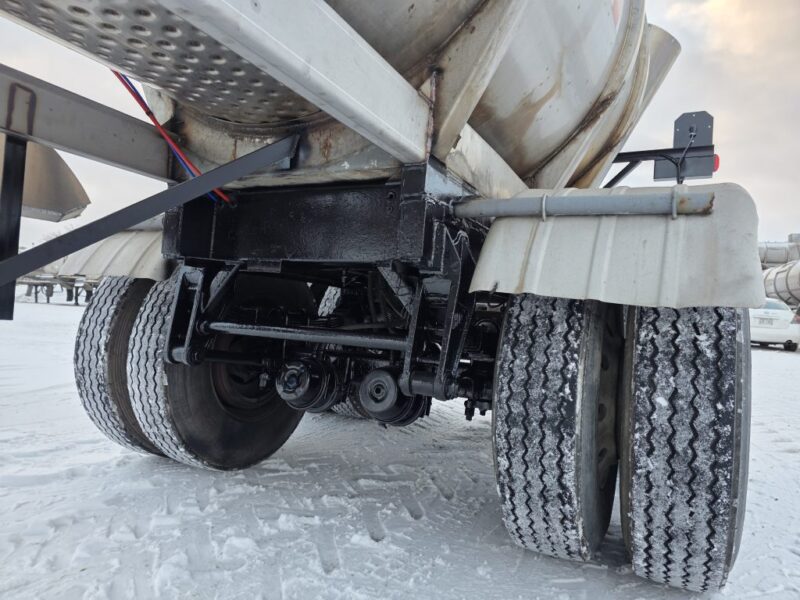 U-4832 1989 Sunshine 7000 Gallon Stainless Steel Semi Tanker