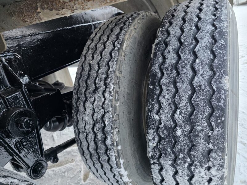 U-4832 1989 Sunshine 7000 Gallon Stainless Steel Semi Tanker