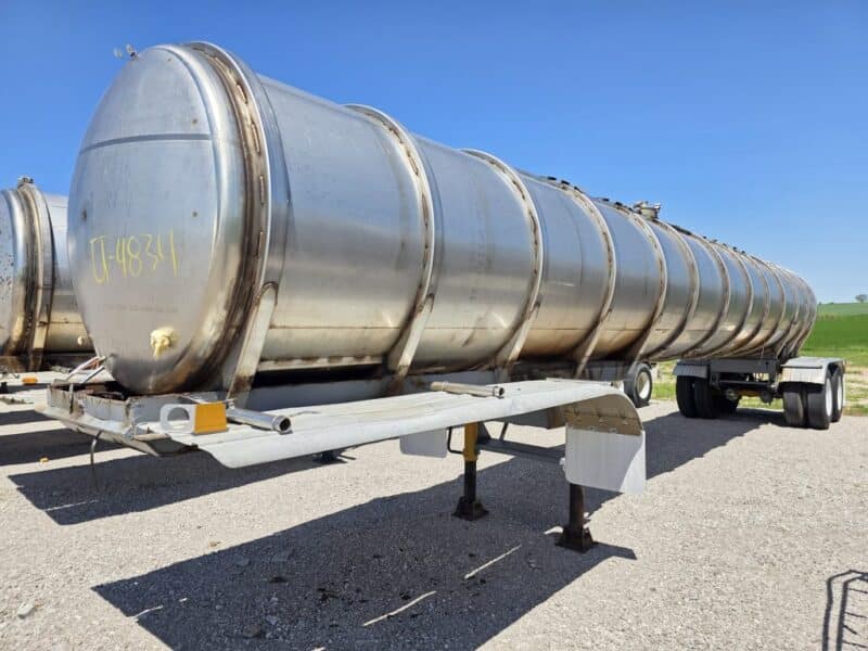 U-4834 1993 Krohnert 7200 Gallon Stainless Steel Semi Tanker